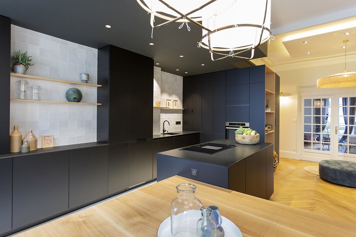 Cuisine noire Montferrat